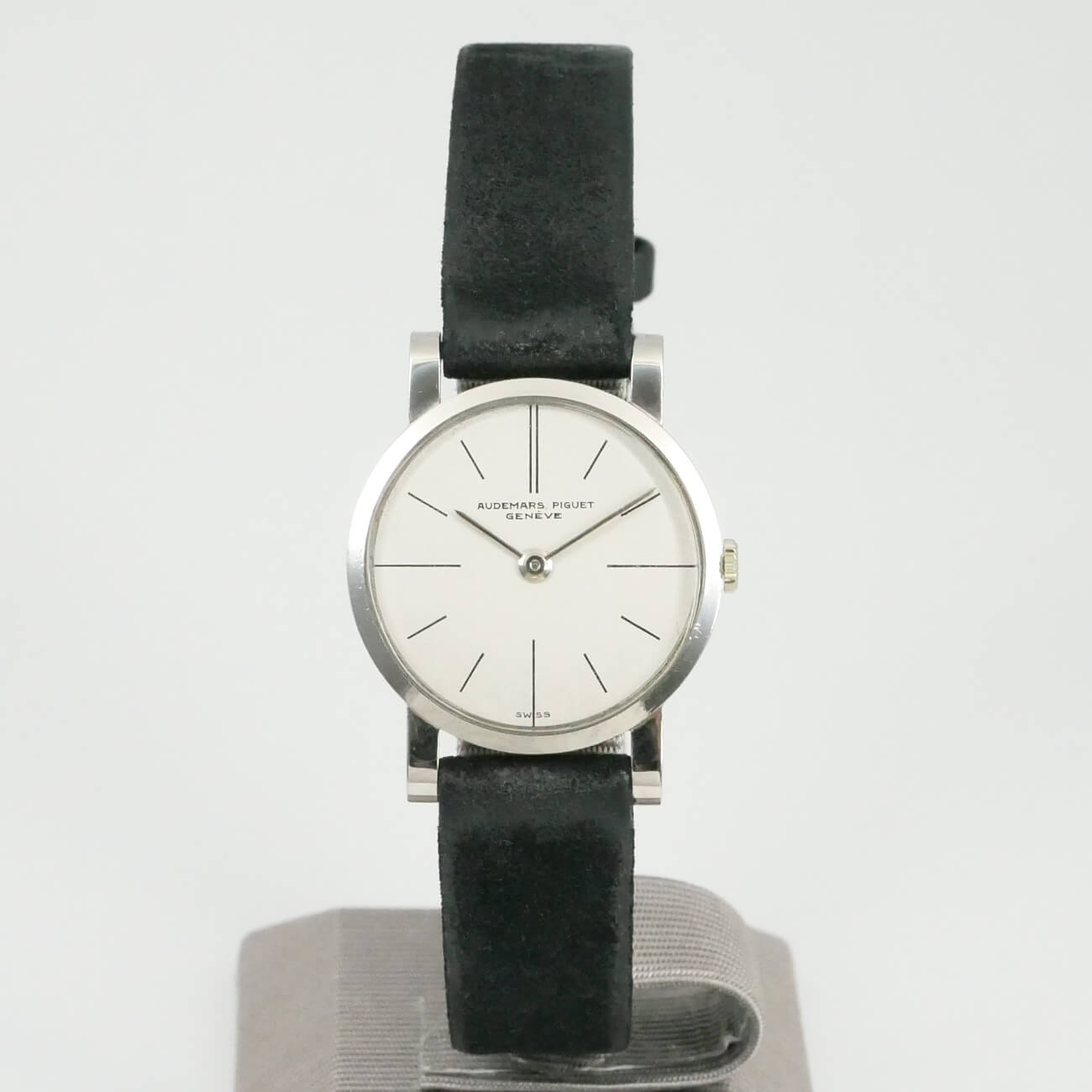 AUDEMARS PIGUET ROUND MODEL