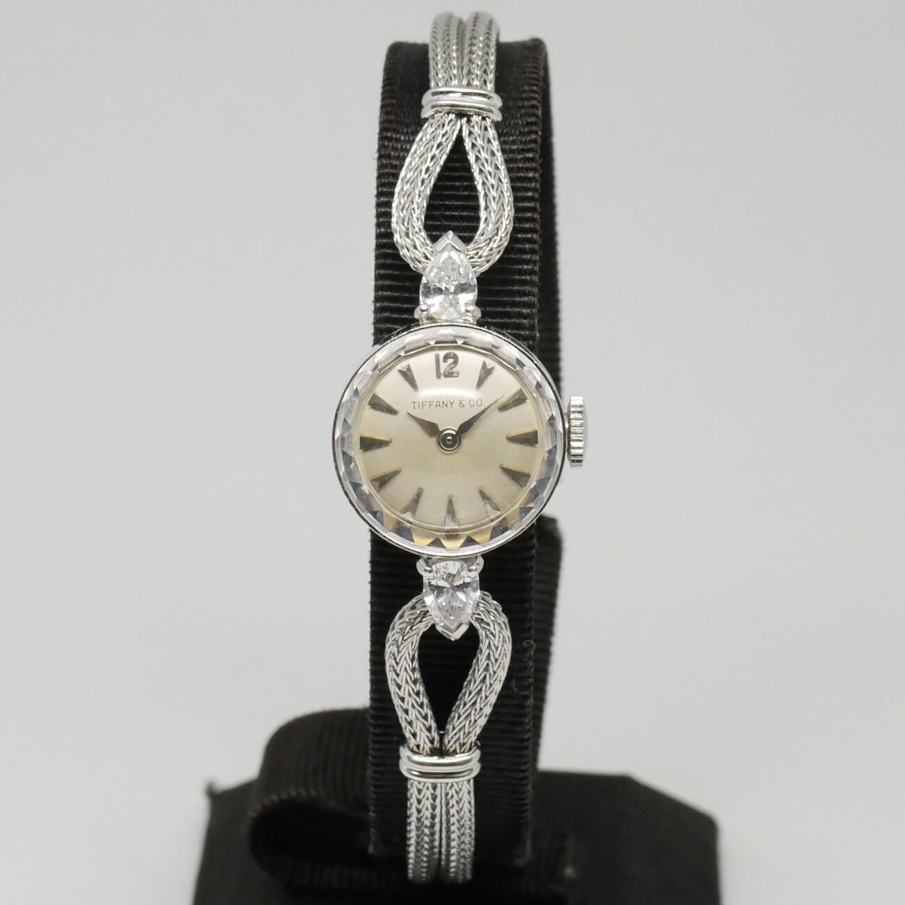 TIFFANY&CO. ROUND MODEL