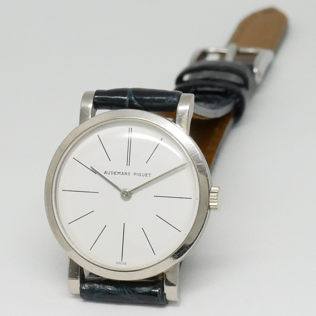 AUDEMARS PIGUET ROUND MODEL