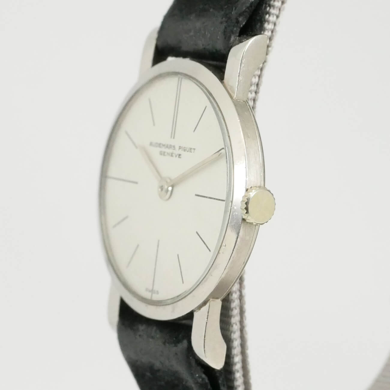 AUDEMARS PIGUET ROUND MODEL