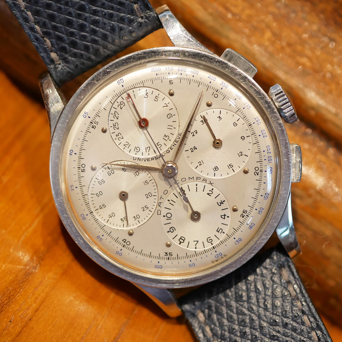 UNIVERSAL DATO-COMPAX