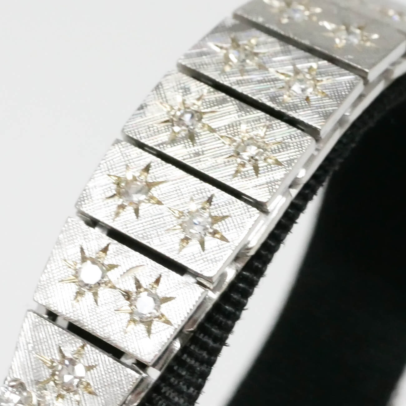 LUCIEN PICCARD ROUND MODEL