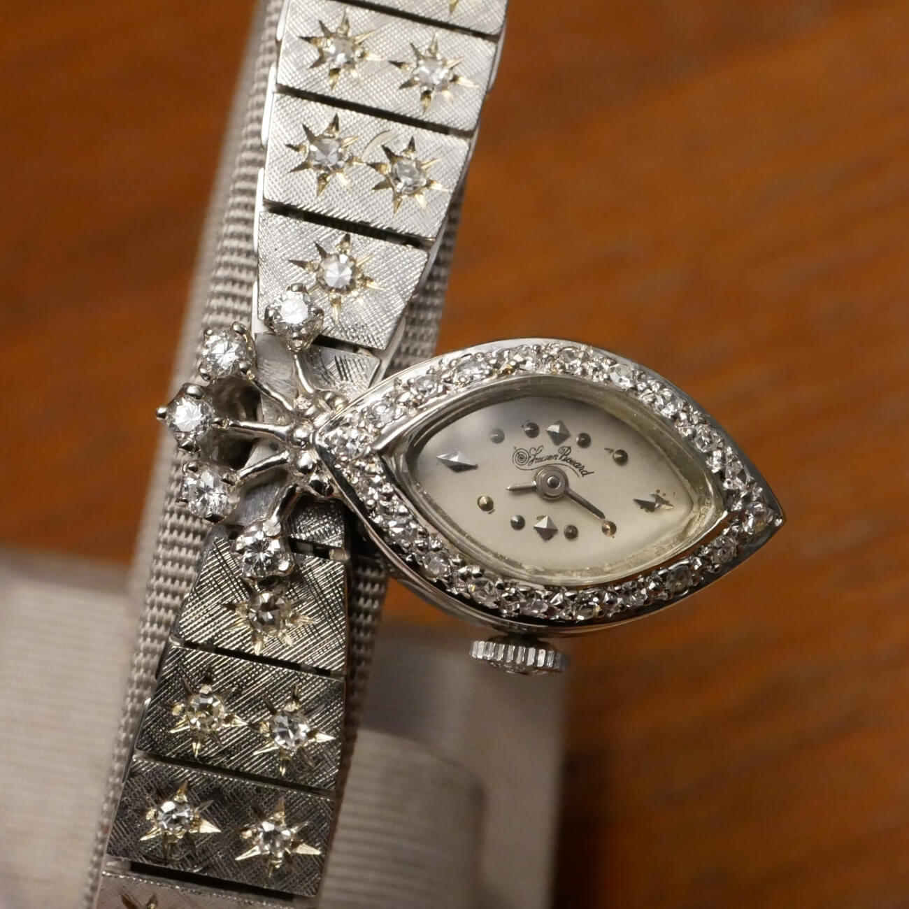 LUCIEN PICCARD ROUND MODEL