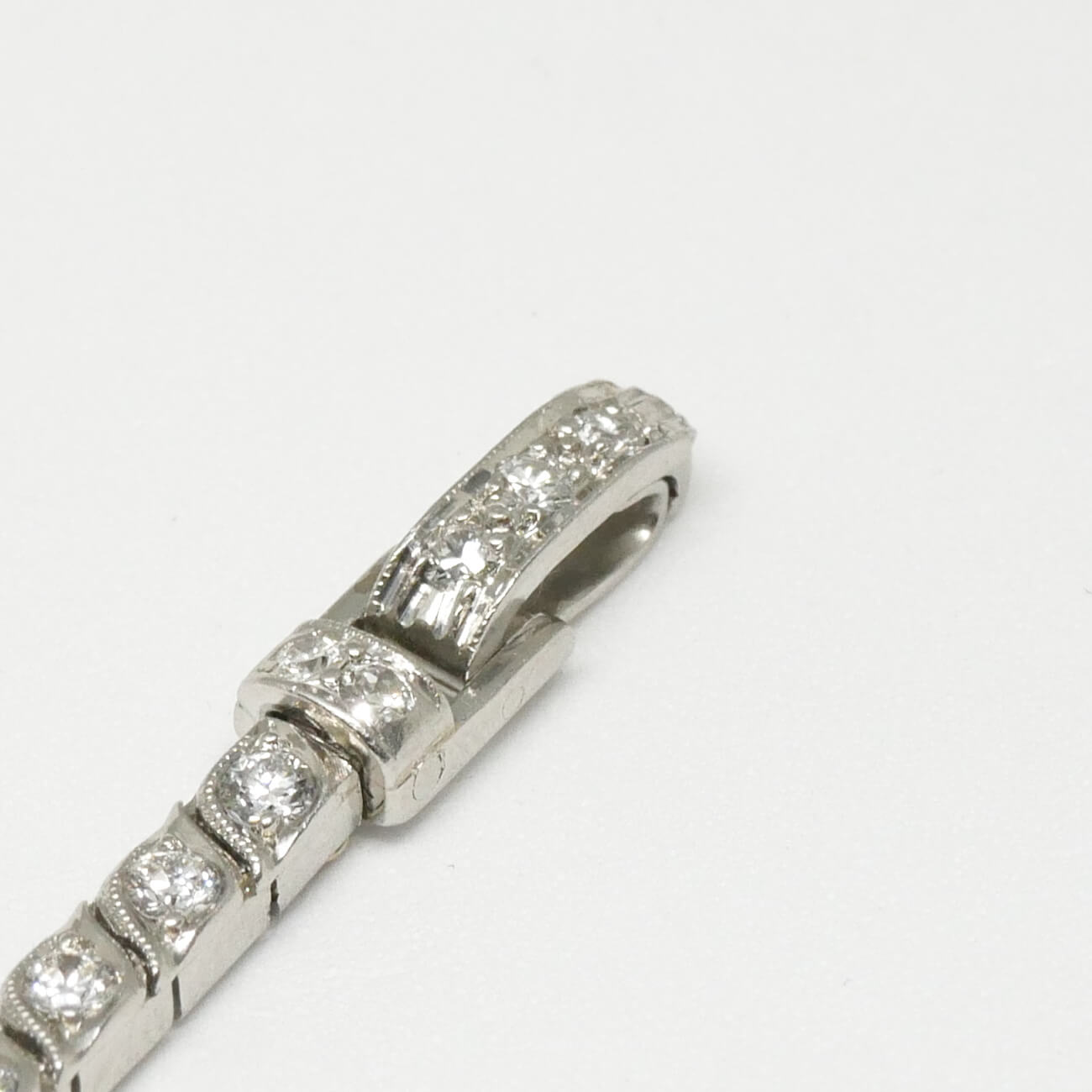 TIFFANY&CO. ROUND MODEL