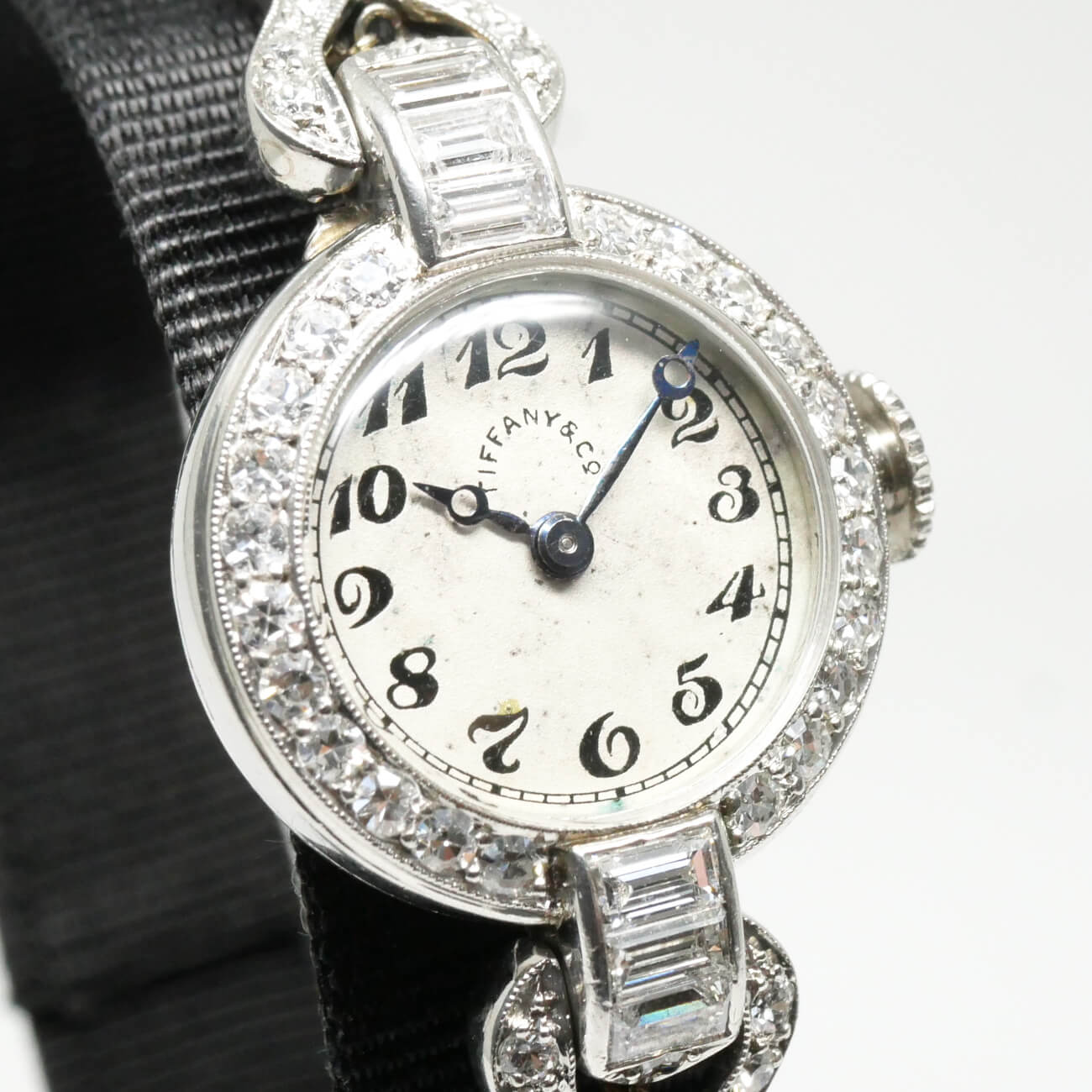 TIFFANY&CO. ROUND MODEL