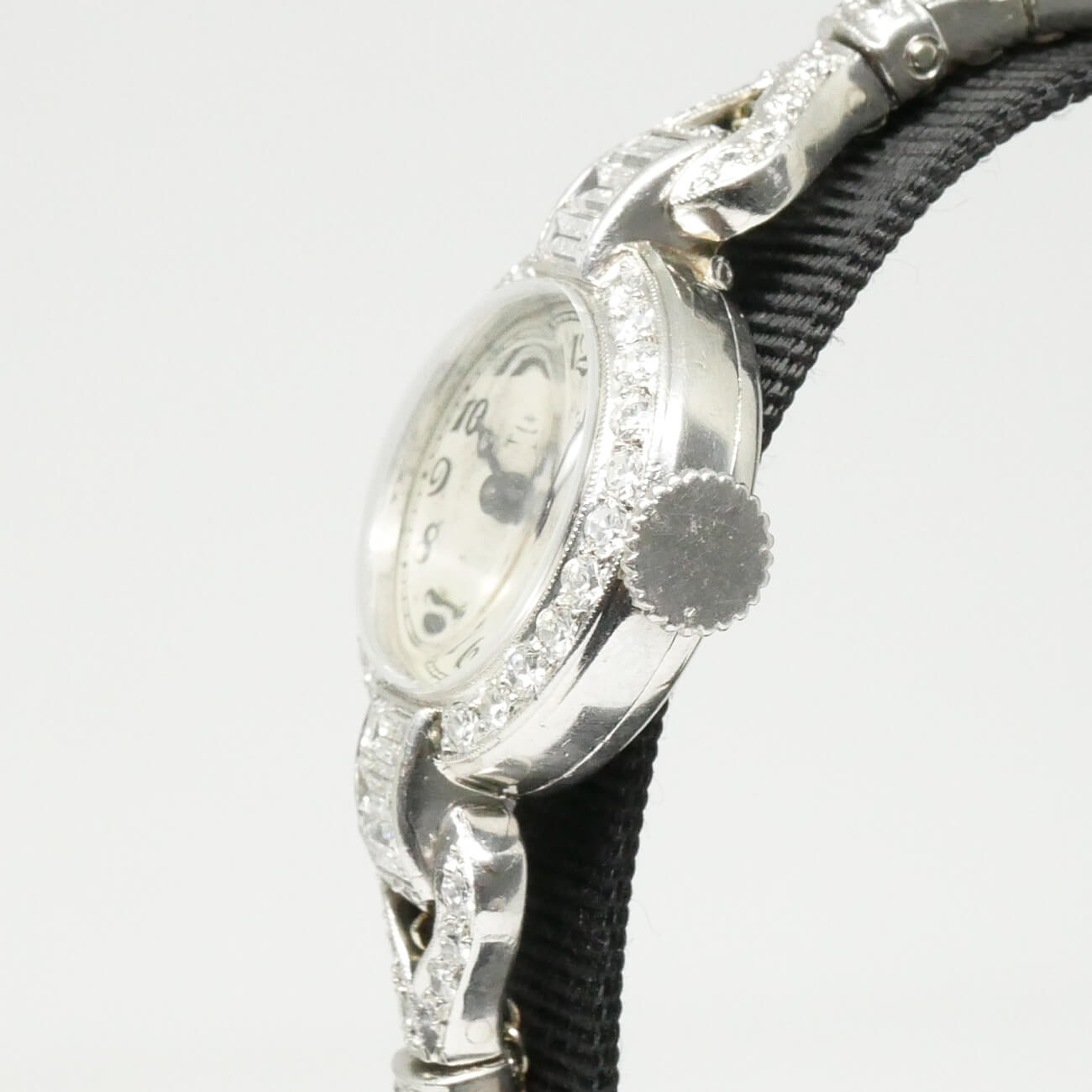 TIFFANY&CO. ROUND MODEL