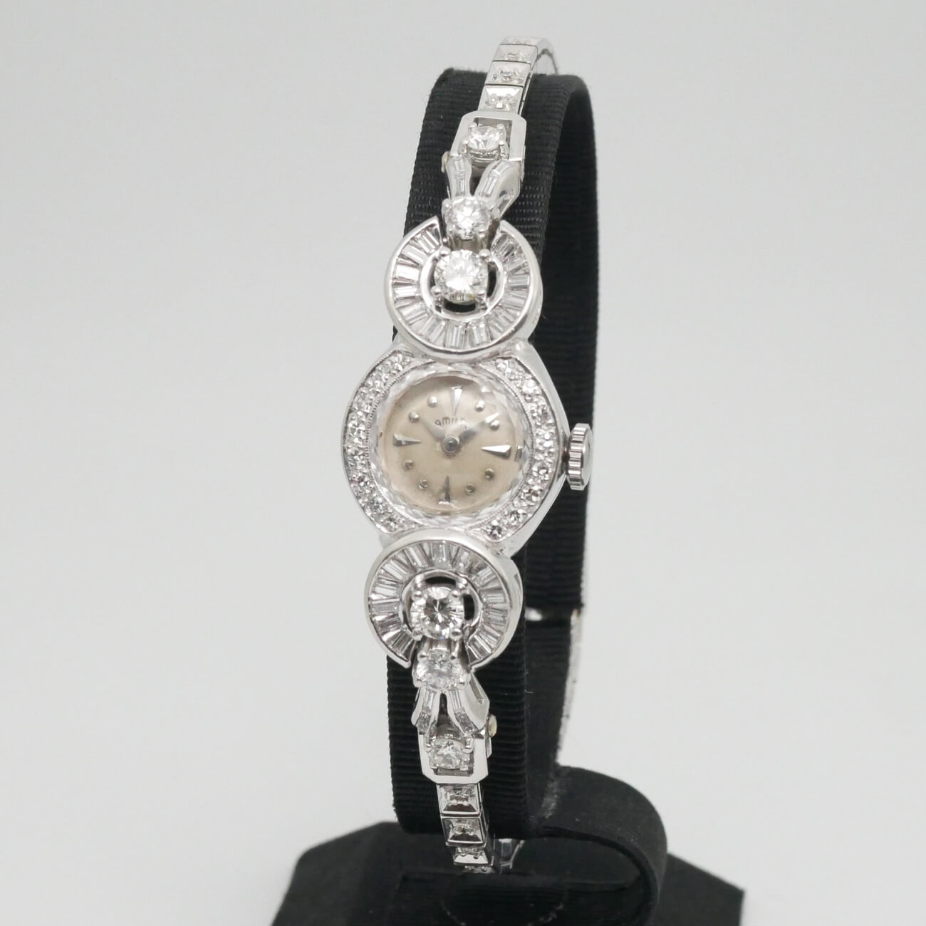 HAMILTON ROUND MODEL